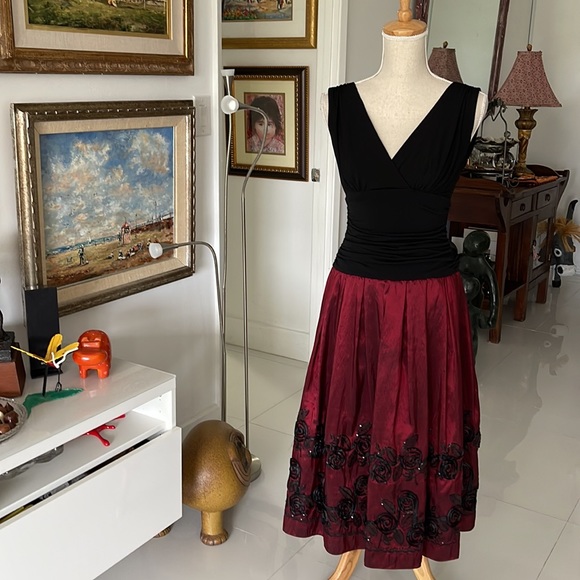 Vintage S.L. Fashions Black & Burgundy Sequined Floral Special Occasion Dress - Picture 1 of 9